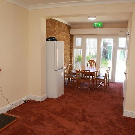 Ferienwohnung Congress Road Abbeywood Abbey Wood Exterior foto